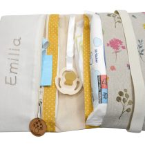 Windeltasche mit Namen Blumen